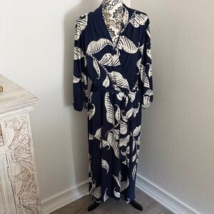 NWT Lane Bryant Blue Wrap Dress with White Leaf Print Size 18/20